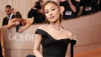 cd7a7d5b8b1805465c09 17690062702 - Ariana Grande UK Shop